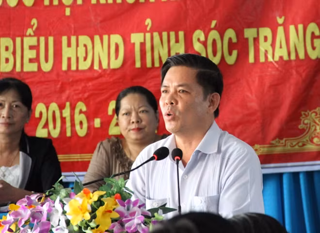 Ông Nguyễn Văn Thể, Bí thư Tỉnh ủy Sóc Trăng, trả lời ý kiến của cử tri phường 8, TP.Sóc Trăng vào chiều 12-5.