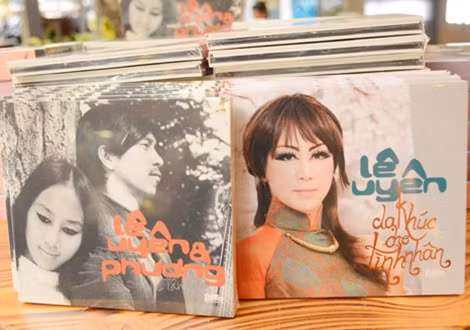Bộ đôi đĩa nhạc CD "Tuyệt phẩm Lê Uyên và Phương".