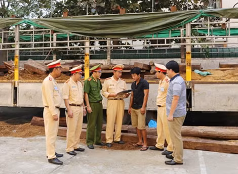Lực lượng Cảnh sát giao thông Công an tỉnh Nam Định luôn bám sát nhiệm vụ được giao, sẵn sàng hỗ trợ các lực lượng trong công tác phòng, chống tội phạm.