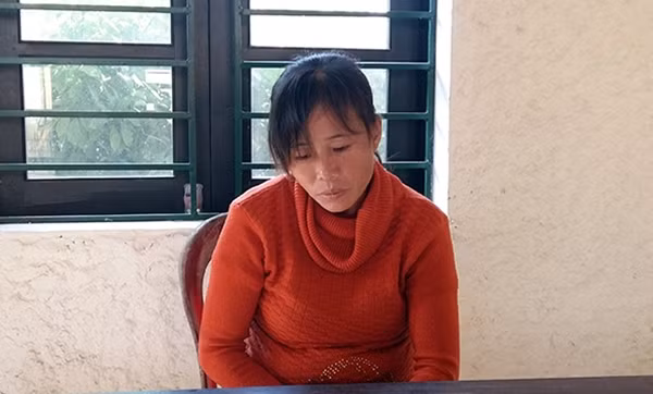 Nguyễn Thị Thanh và tang vật vụ án.