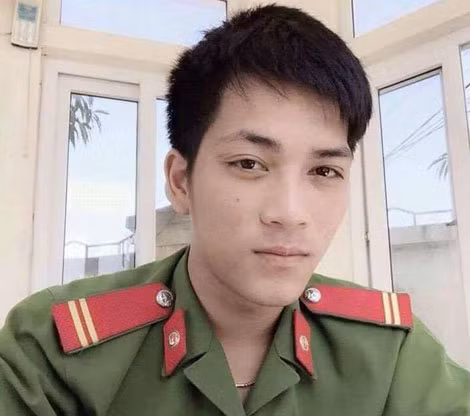 Di ảnh chiến sĩ Võ Mạnh An.