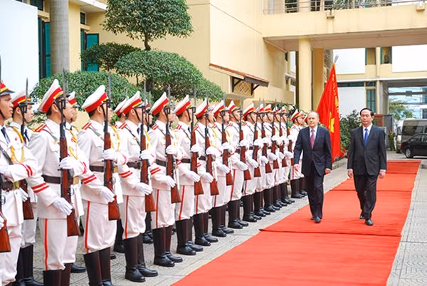 Đại tướng Trần Đại Quang, Ủy viên Bộ Chính trị, Bộ trưởng Bộ Công an Việt Nam đón tiếp ngài Patrusev Nikolai Platonovich, Thư ký Hội đồng An ninh Liên bang Nga.