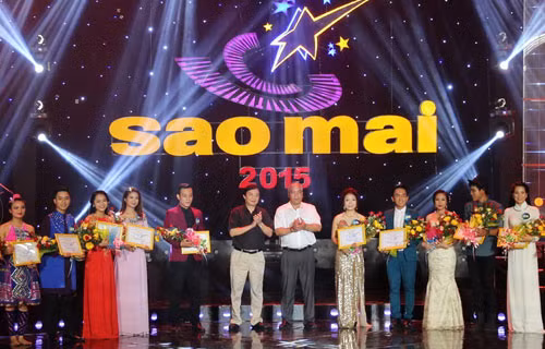 Trải qua 10 mùa giải, “Sao Mai” vẫn chật vật tồn tại giữa làn sóng chương trình ca hát format ngoại (Trong ảnh: Chung kết “Sao Mai” 2015 khu vực miền Trung - Tây Nguyên).