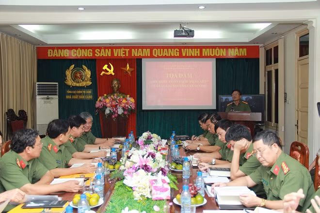 Quang cảnh buổi tọa đàm.