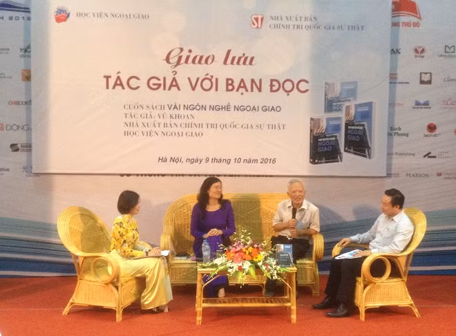 Buổi giao lưu thu hút được đông đảo sự quan tâm của độc giả.