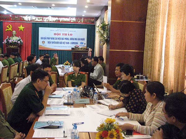 Các đại biểu dự Hội thảo.