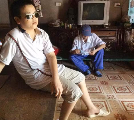 Bố của Thơ đang mắc bệnh ung thư vòm họng giai đoạn cuối.