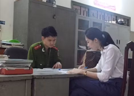 Hoa hậu Thu Thảo làm việc với cơ quan điều tra.