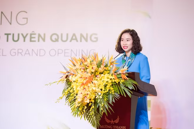 Tổng giám đốc Tập đoàn khách sạn Mường Thanh Lê Thị Hoàng Yến phát biểu trong lễ khai trương.