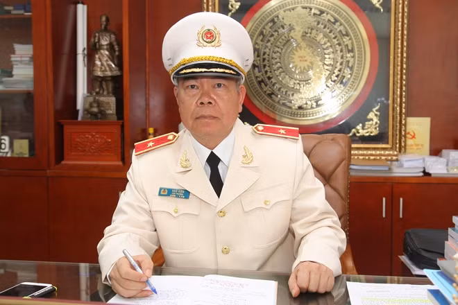 Thiếu tướng Ngô Kiên, Cục trưởng Cục C74: Một năm thành lập, Cục C74 đã phát hiện, bắt giữ 123 vụ buôn lậu, tăng 30,8% so với cùng kỳ; tổng giá trị hàng hóa vi phạm khoảng 568 tỷ đồng...