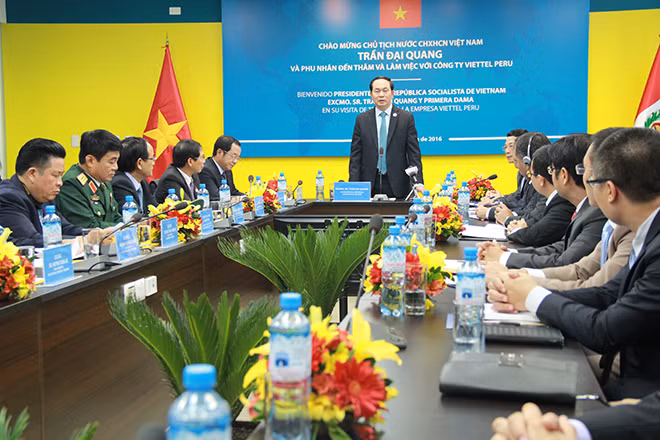 Chủ tịch nước Trần Đại Quang phát biểu động viên cán bộ, ngân viên Văn phòng Chi nhánh Tập đoàn Viettel tại Peru.