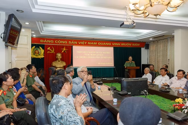 Thiếu tướng Phạm Văn Miên, Tổng biên tập Báo CAND phát biểu tại buổi Lễ.