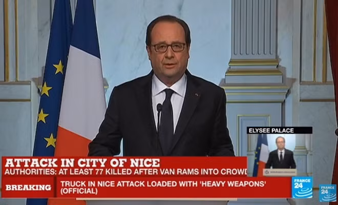 Tổng thống Pháp Hollande phát biểu tại cuộc họp báo.