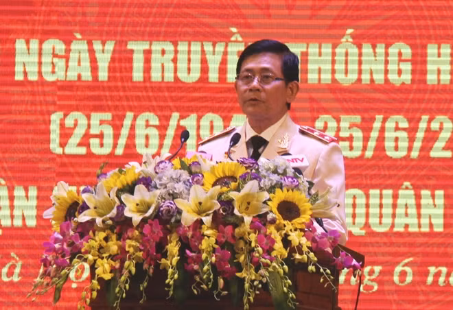 Trung tướng Nguyễn Văn Ngọc - Giám đốc Học viện đọc diễn văn kỷ niệm 70 năm truyền thống Học viện ANND.