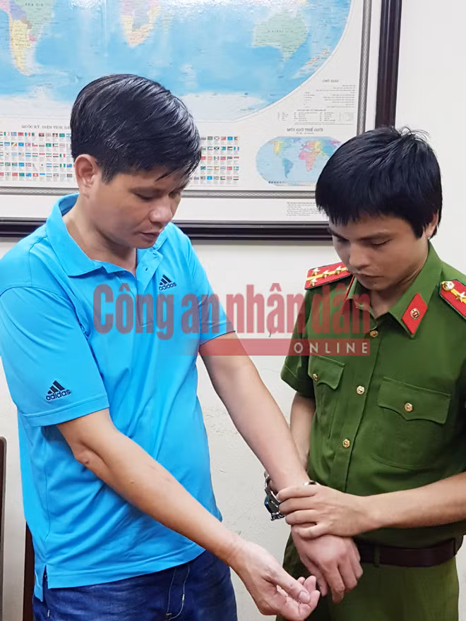 Bắt giữ Nguyễn Sỹ Đạt. Bắt giữ Nguyễn Sỹ Đạt.