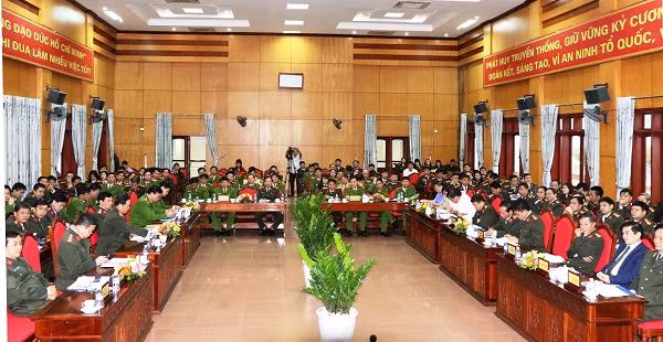 Toàn cảnh hội nghị.