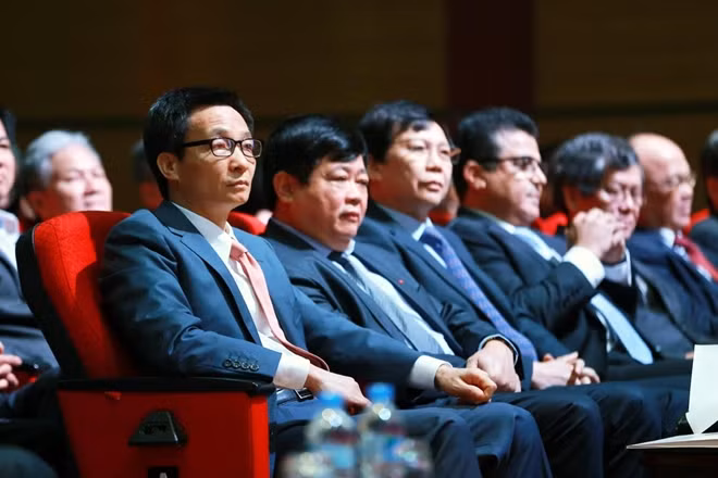 Phó Thủ tướng Vũ Đức Đam và các đại biểu dự hội thảo. Ảnh: Vũ Toàn