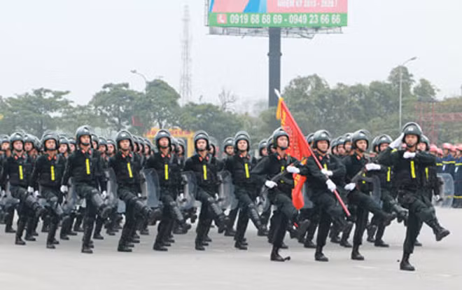 Lực lượng CSCĐ trong Lễ xuất quân bảo vệ Đại hội Đảng.