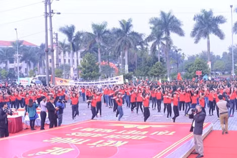 Hình ảnh tại Lễ mít tinh.
