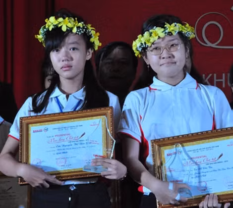 Chân dung 2 thí sinh đoạt giải nhất “Văn hay chữ tốt) khu vực ĐBSCL 2015.