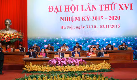 Đoàn chủ tịch Đại hội.
