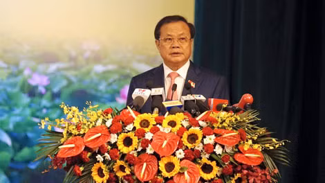 Đồng chí Phạm Quang Nghị, Uỷ viên Bộ Chính trị, Bí thư Thành uỷ khoá XV đọc diễn văn khai mạc Đại hội.