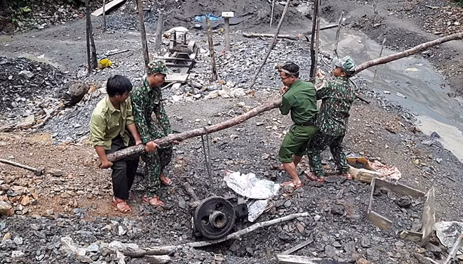 Lực lượng liên ngành phát hiện 1 máy nổ phục vụ việc khai thác vàng trái phép ngay trong vùng lõi Khu bảo tồn thiên nhiên Sông Thanh.