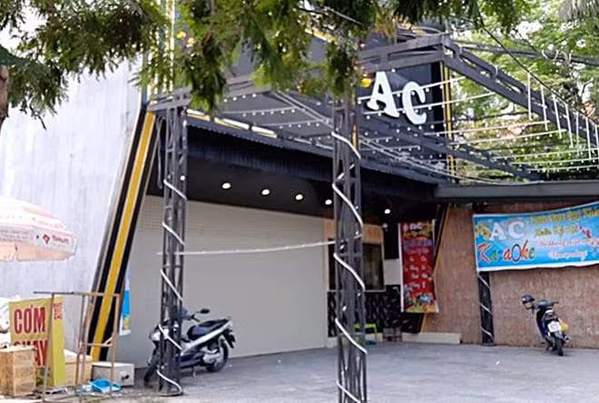 Quán karaoke xảy ra vụ nổ súng khiến 2 nhân viên quán bị trọng thương.