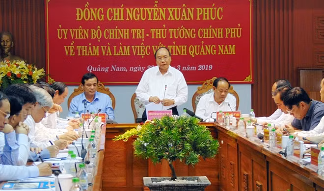 Thủ tướng Nguyễn Xuân Phúc phát biểu chỉ đạo tại buổi làm việc.