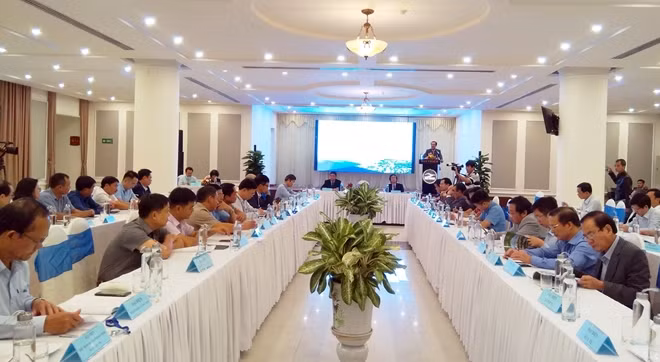 Đông đảo các nhà quản lý đô thị, nhà khoa học tham dự hội thảo.
