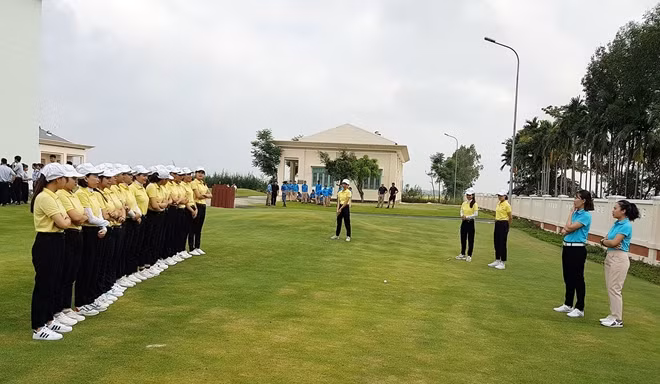 Tỉnh Quảng Nam đang đẩy mạnh đào tạo nguồn nhân lực tại chỗ phục vụ nhu cầu tuyển dụng của các dự án du lịch, dịch vụ trên địa bàn.