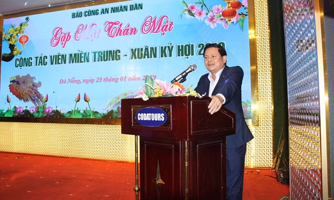 Ông Trần Đình Hồng, Trưởng Ban Tuyên giáo Thành ủy Đà Nẵng, đánh giá cao vai trò của Báo CAND nói chung và Văn phòng Thường trú miền Trung nói riêng trong đời sống báo chí cách mạng trên địa bàn thành phố.
