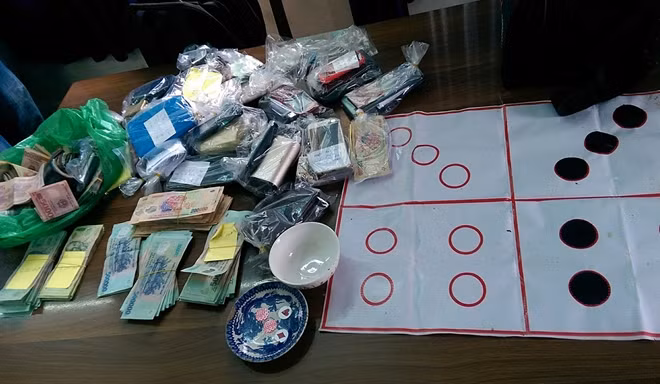 Một số tang vật liên quan bị tạm giữ.