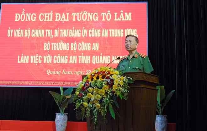 Bộ trưởng Tô Lâm phát biểu chỉ đạo tại buổi làm việc.