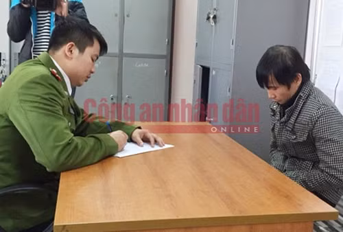 Lấy lời khai ông Vinh.