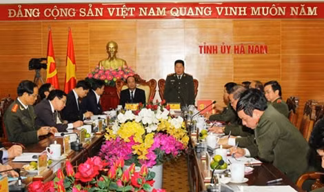 Trung tướng Bùi Văn Thành – Thứ Trưởng Bộ Công an phát biểu tại hội nghị.