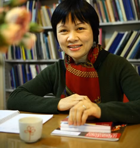 Tiến sĩ Khuất Thu Hồng.