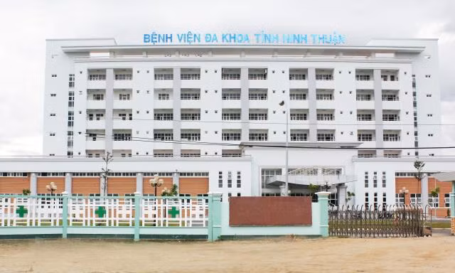 Bệnh viện Đa khoa tỉnh Ninh Thuận - nơi bệnh nhân thứ 61 dương tính với COVID-19 đang được cách ly điều trị