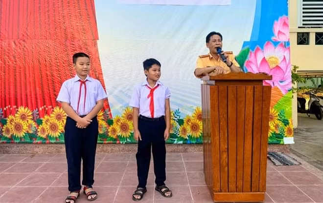 Sinh động và hấp dẫn với phần đố vui các câu hỏi liên quan Luật giao thông đường bộ