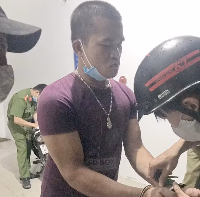 Hung thủ Ma Trường Quàng ngay khi bị bắt giữ. Ảnh : Hữu Toàn