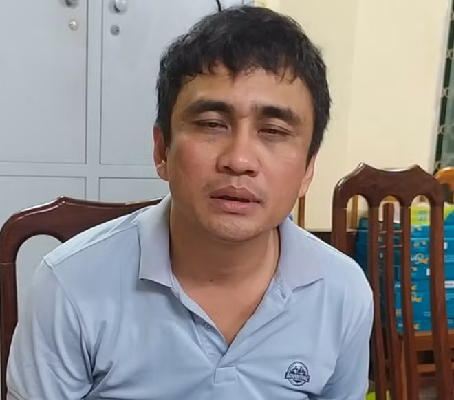 Hung thủ Phạm Xuân Nam sau khi bị bắt giữ, dẫn giải từ Quảng Trị về Khánh Hòa