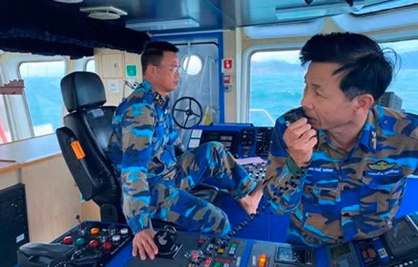 Thiếu tá Nguyễn Văn Chính - thuyền trưởng tàu 991 trực tiếp chỉ huy triển khai phương án CNCH tàu vận tải biển Sokol
