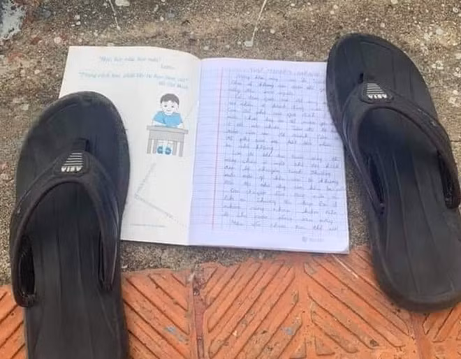 Thư tuyệt mệnh được cho là của nam thanh niên để lại trên cầu. Ảnh : CTV lấy từ facebook