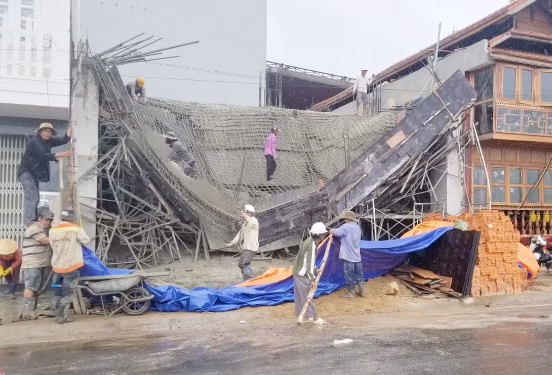 Sập sàn bê tông trần nhà khi vừa mới đổ xong