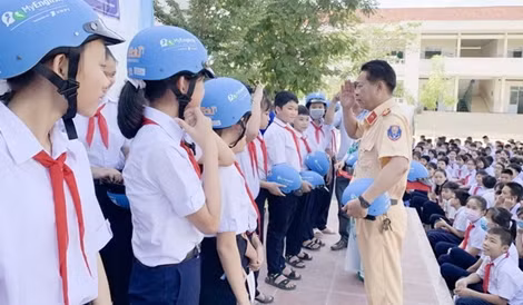 Công an TP Nha Trang tuyên truyền về ATGT trong trường học 