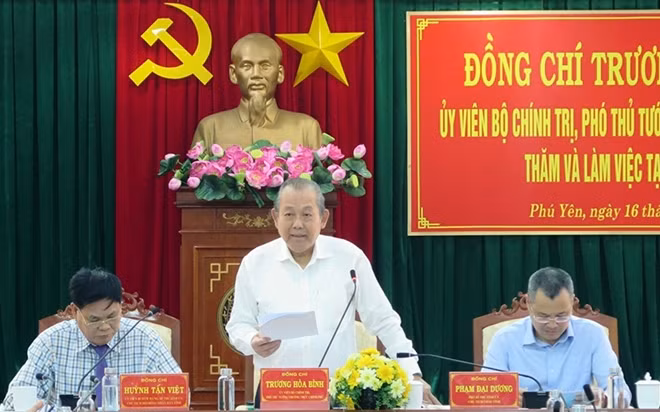 Phó Thủ tướng thường trực Chính phủ Trương Hòa Bình phát biểu chỉ đạo tại buổi làm việc với lãnh đạo Phú Yên.
