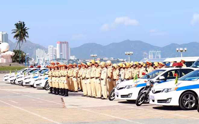 Cảnh sát giao thông tại buổi lễ xuất quân. Ảnh : CSGT