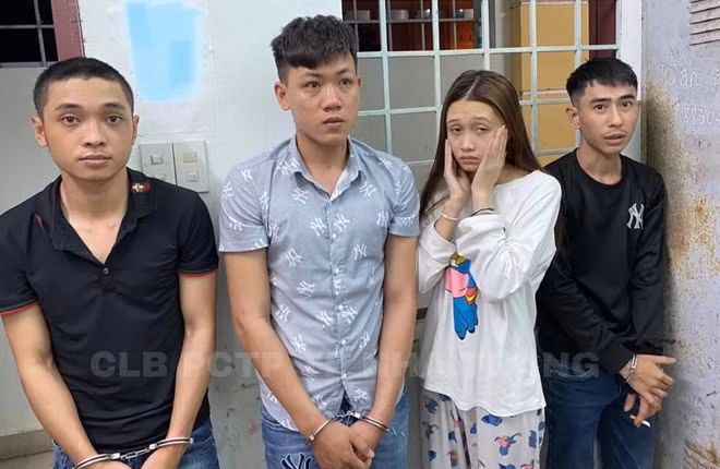 4 đối tượng trong nhóm mua bán, tàng trữ ma túy do Lê Duy Phương cầm đầu đã bị tạm giữ hình sự. Ảnh : CATP Nha Trang