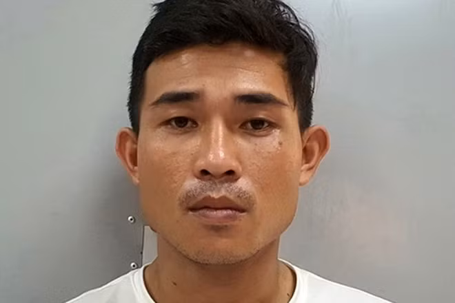 Đối tượng Phan Hữu Kiên sau khi bị bắt giữ.