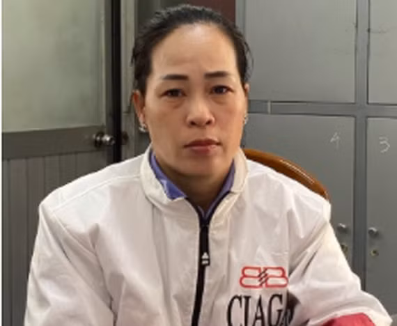 Đối tượng Đặng Thị Ngọc Út sau khi bị bắt theo quyết định truy nã Đối tượng Đặng Thị Ngọc Út sau khi bị bắt theo quyết định truy nã